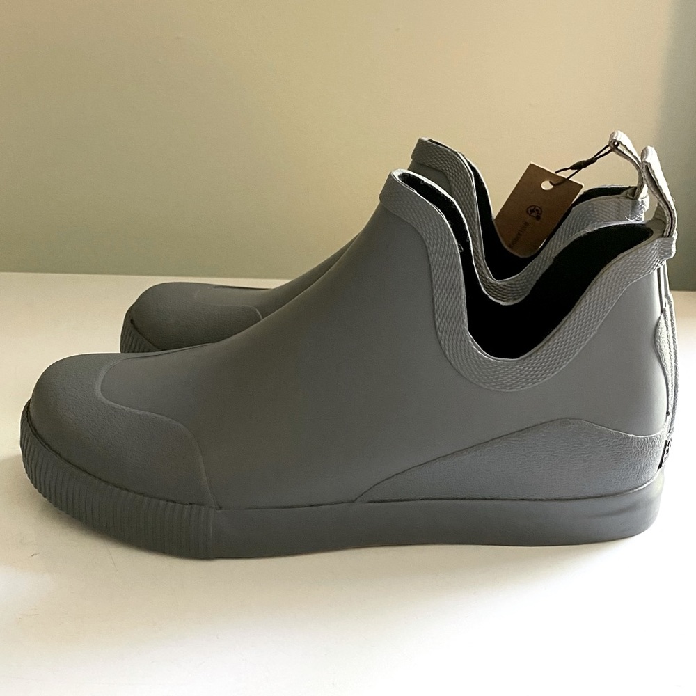 NIB Chooka Gray Rain Boot/Shoe Sz 6 RUNS LARGE!